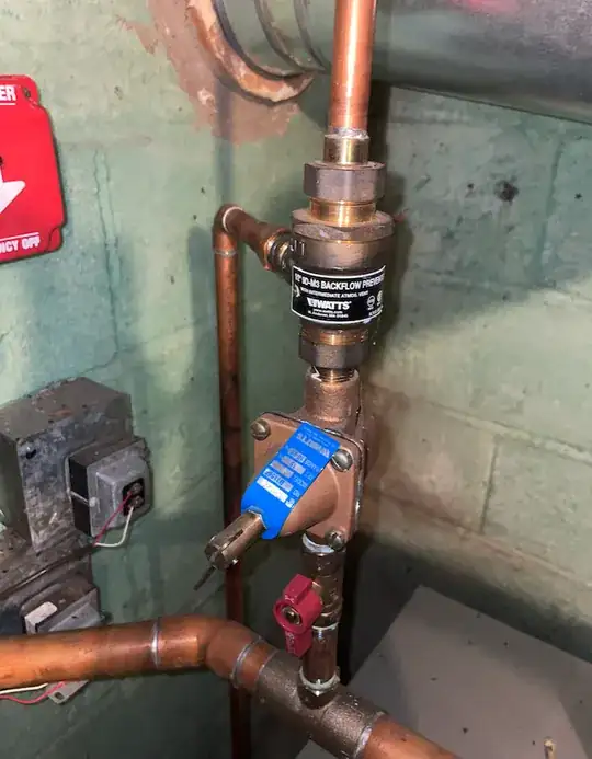 Feeder valve where fresh water can be added to the system