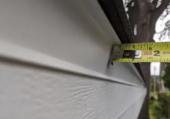 Roof edge showing overhang