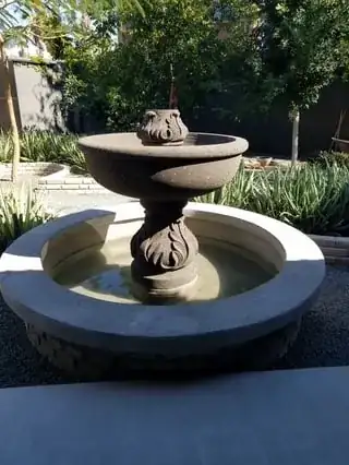 Wide shot of fountain