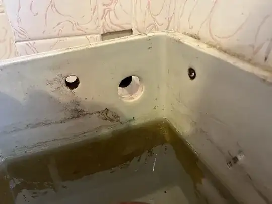 Arrangement of pipe and cistern