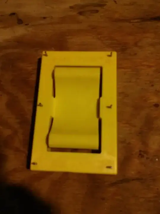 Thing that attaches to plastic boxes