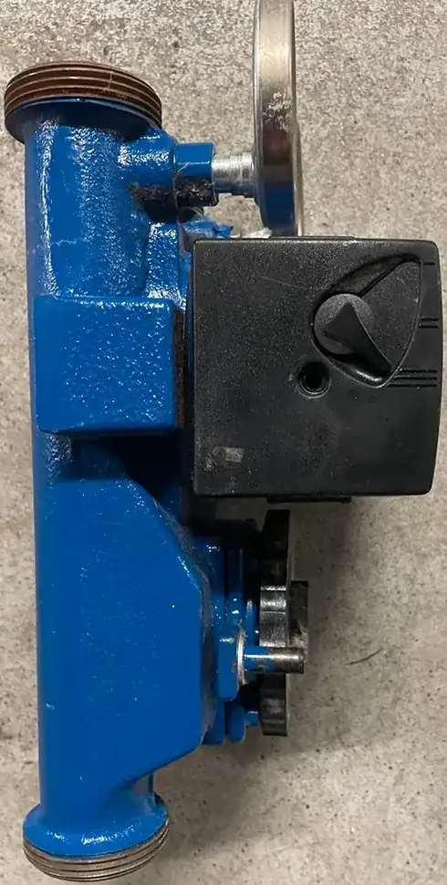 Pump block left side