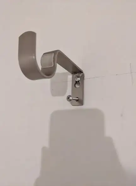 Curtain bracket