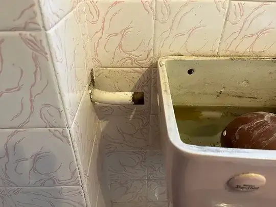 Arrangement of pipe and cistern