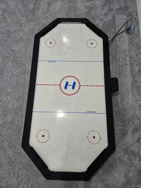 Air hockey table