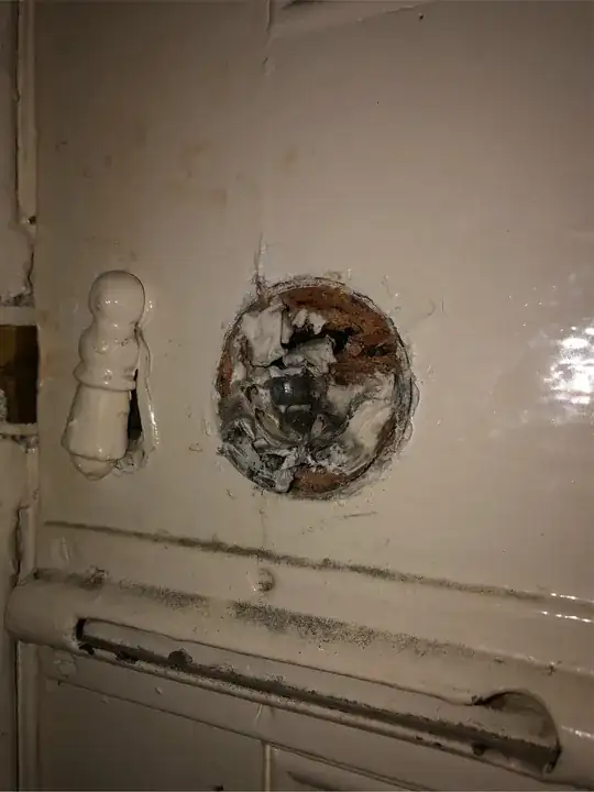 Door handle cavity