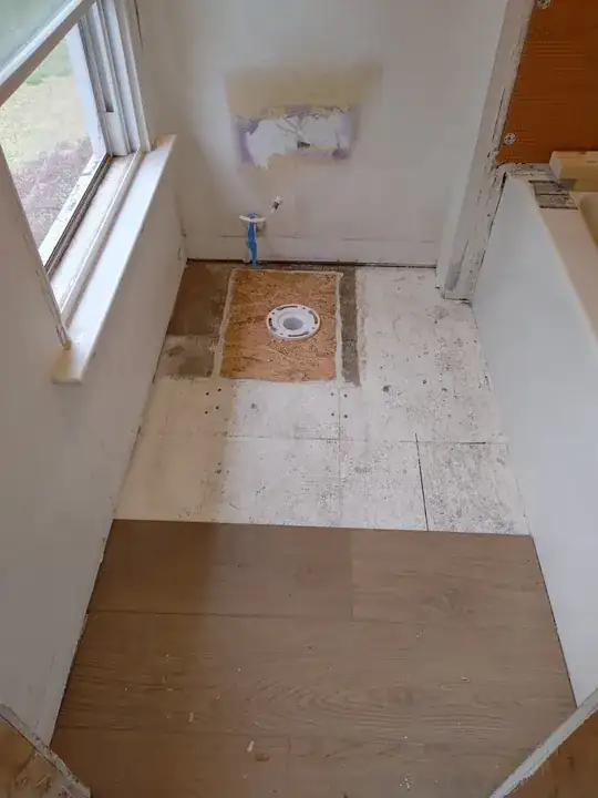 Repaired toilet flange with insert.