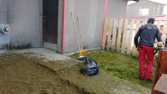 one more picture of the house