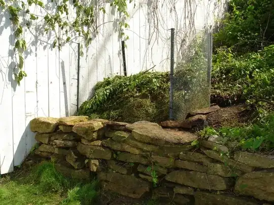 Installed, a simple three sided hardware cloth compost pen