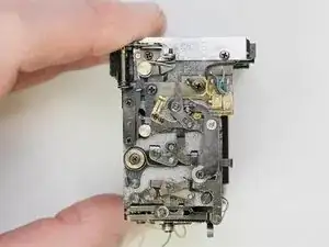 This video shows a properly functioning mirror box mechanism for reference.