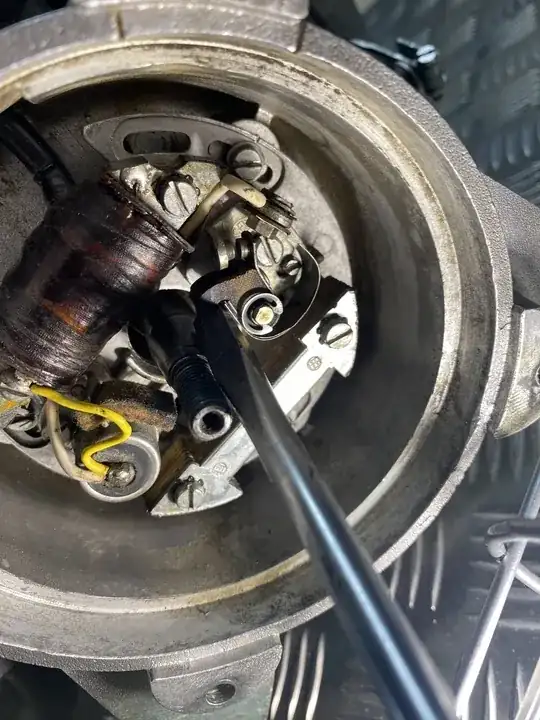 Ignition module with points open