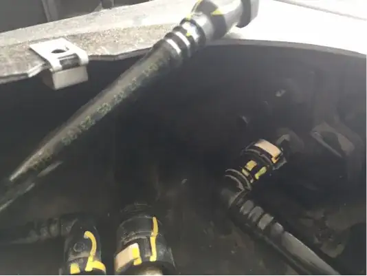 Disconnected vapor line