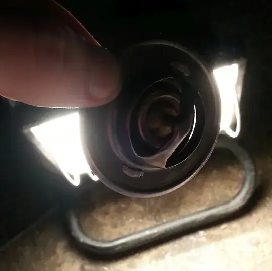 Slight gaps in the closed thermostat