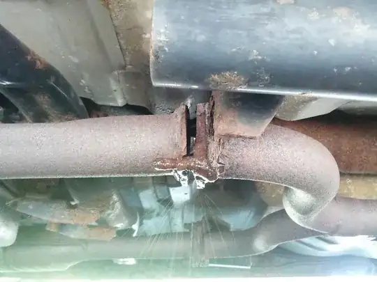 Broken exhaust pipe