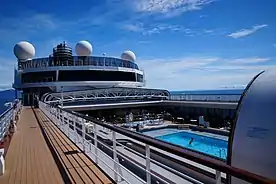 Nieuw Amsterdam with its retractable pool cover open