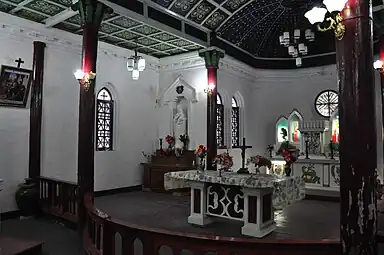 Altar of St. Anne's Church, Moxi&nbsp;[es] (Diocese of Kangding)