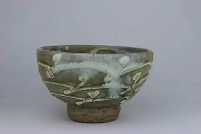 Modern slip-trailed bowl by Takeshi Yasuda